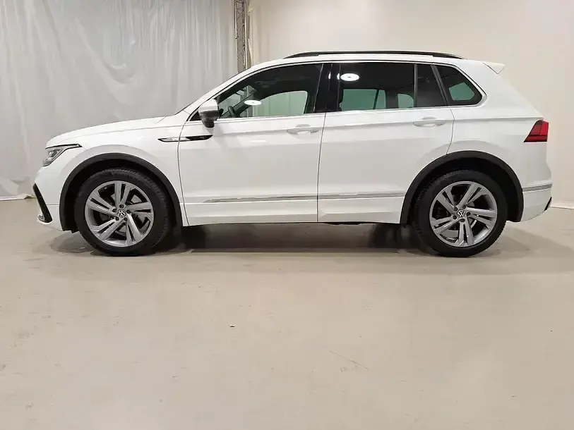 Gebraucht VW Tiguan R-line 190 PS (139 kW) 2022 Pure white SUV