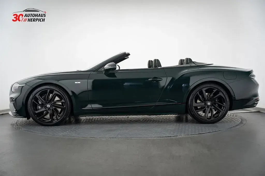 Neu Bentley Continental 782 PS (575 kW) 2025 Grün Cabrio