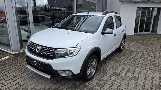 Gebraucht Dacia Sandero Stepway 101 PS (74 kW) 2020 Weiß Limousine