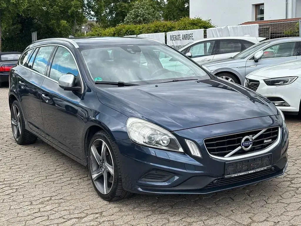 Używany Volvo V60 R-Design 215 KM (158 kW) 2012 Niebieski Kombi