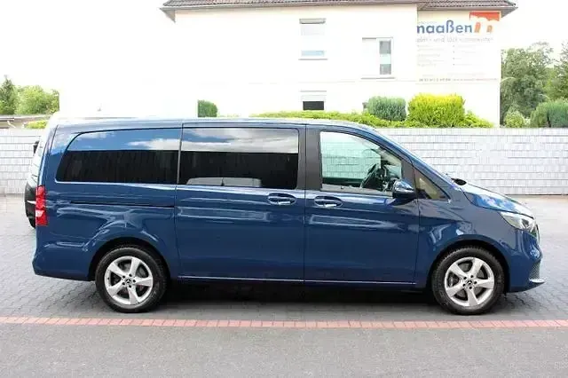 Gebraucht Mercedes V250 190 PS (139 kW) 2022 Blau Van / Kleinbus