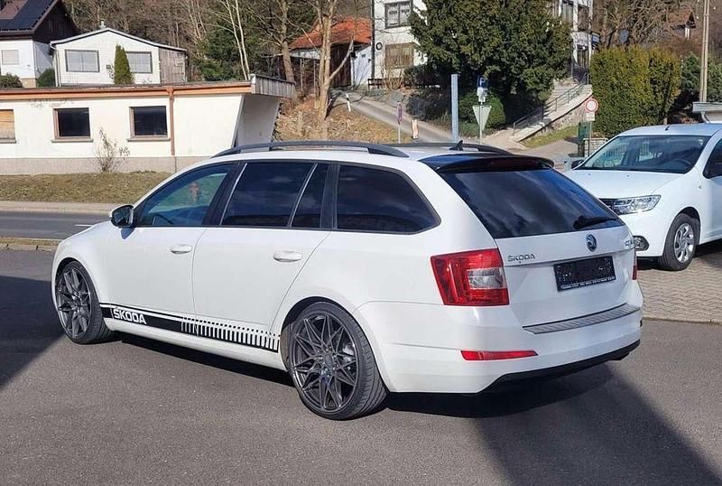 Gebraucht Skoda Octavia Ambition 140 PS (102 kW) 2014 Weiß Kleinwagen