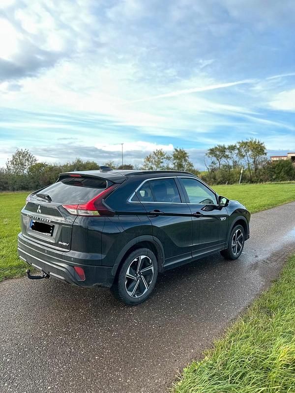 Gebraucht Mitsubishi Eclipse Cross Plus 188 PS (138 kW) 2022 Schwarz SUV