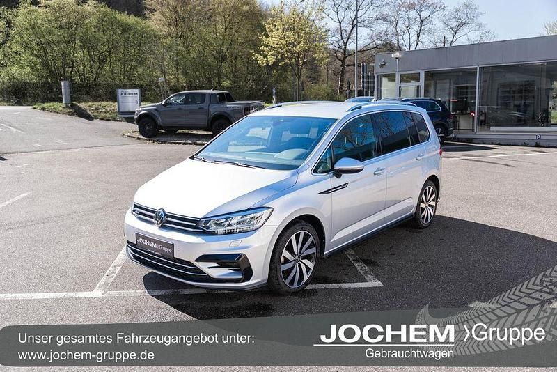 Gebraucht VW Touran Highline 150 PS (110 kW) 2024 Silber Van / Kleinbus