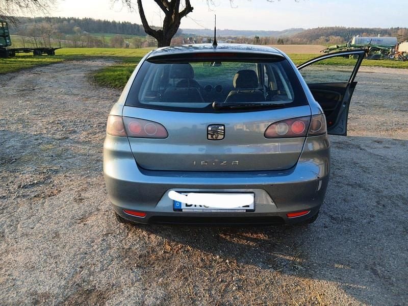 Second-hand Seat Ibiza 75 CP (55 kW) 2007 Albastru Hatchback
