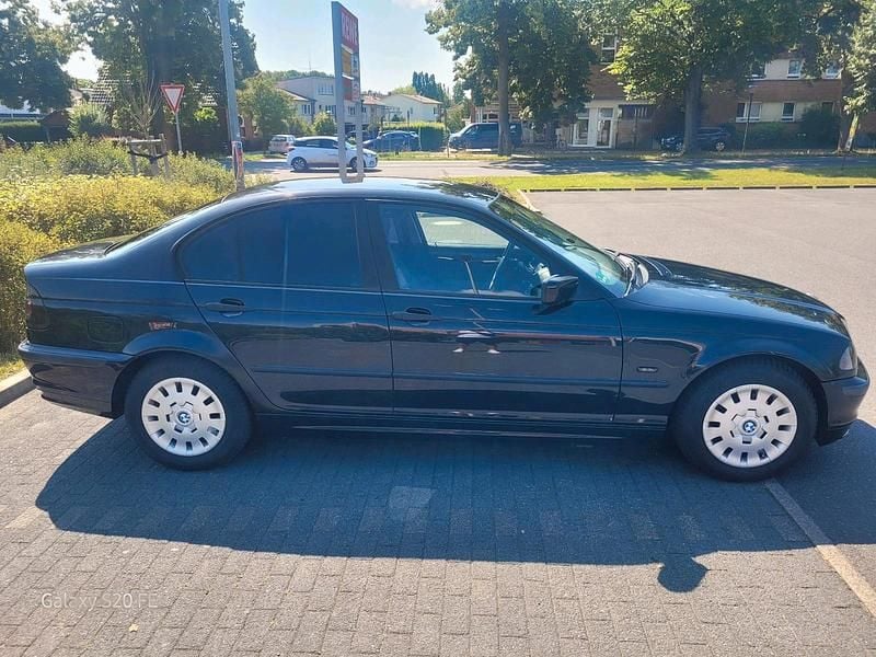 Schwarz Gebraucht 1999 BMW 318 Limousine | 3.000 € (Fairer Preis) - Bild 1/4