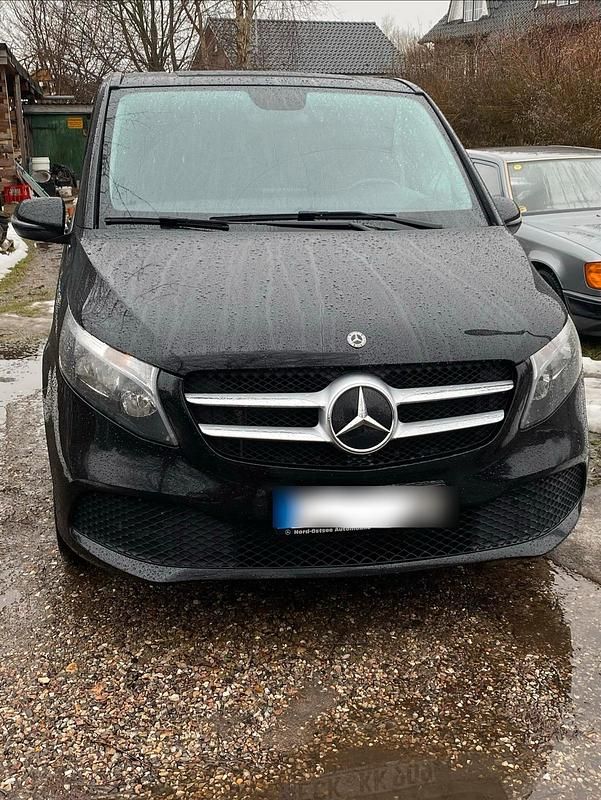 Gebraucht Mercedes V220 163 PS (119 kW) 2019 Schwarz Van / Kleinbus
