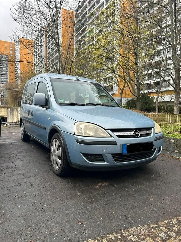 Second-hand Opel Combo 97 CP (71 kW) 2006 Albastru Monovolum