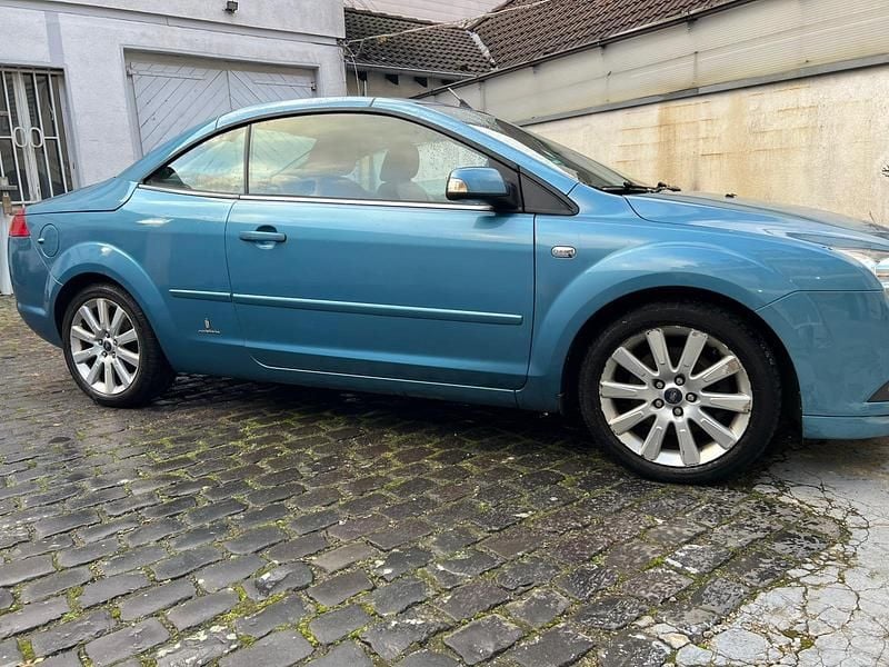 Gebraucht Ford Focus Cabriolet Titanium 145 PS (106 kW) 2008 Grün Cabrio