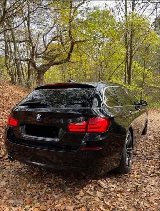 Gebraucht BMW 530 245 PS (180 kW) 2012 Schwarz Kombi