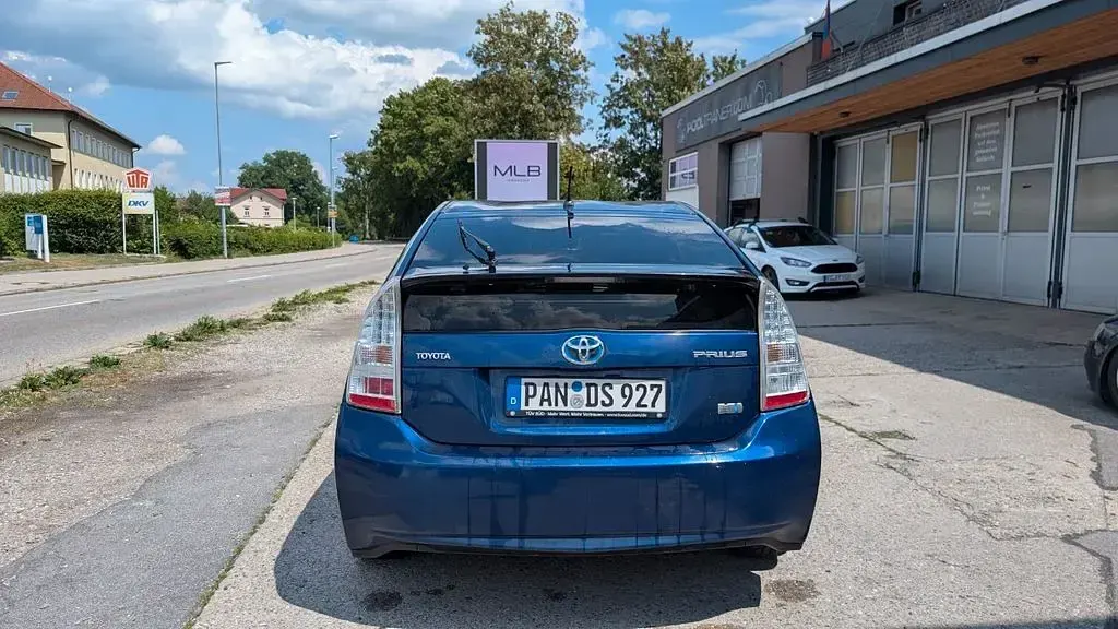 Gebraucht Toyota Prius 136 PS (100 kW) 2009 Blau Kleinwagen