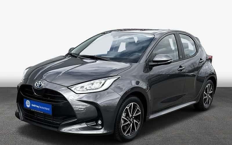 Marlingrau metallic Gebraucht 2023 Toyota Yaris Hybrid Basis Limousine | 18.690 € (Guter Preis) - Bild 1/4