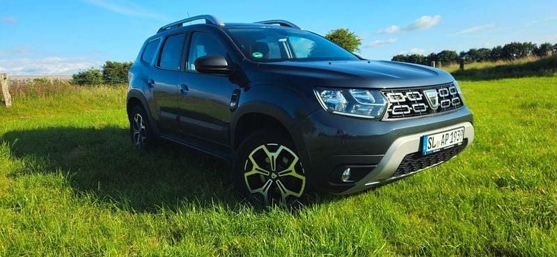 Grau Gebraucht 2018 Dacia Duster Prestige SUV | 12.999 € (Guter Preis) - Bild 1/4