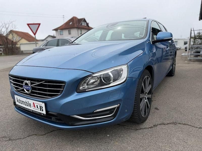 Gebraucht Volvo V60 Summum 215 PS (158 kW) 2015 Blau Kombi