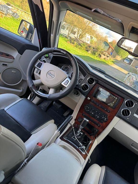 Gebraucht Jeep Commander Overland 218 PS (160 kW) 2009 Schwarz SUV