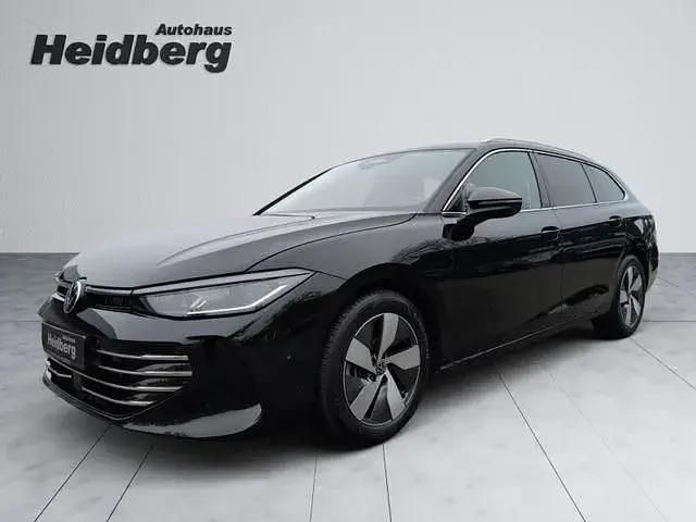 Second-hand VW Passat Elegance 150 CP (110 kW) 2025 Negru Break
