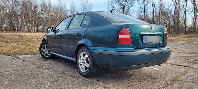 Gebraucht Skoda Octavia 75 PS (55 kW) 1998 Grün Limousine