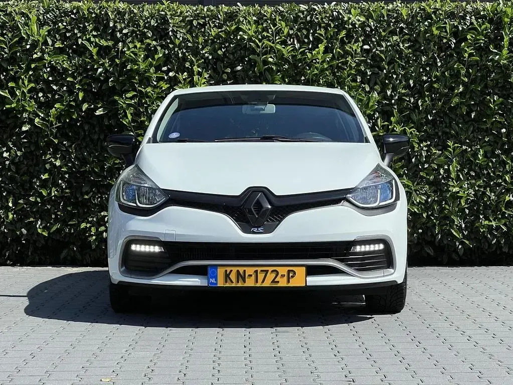 Gebraucht Renault Clio R.S. 200 PS (147 kW) 2015 Weiß Limousine
