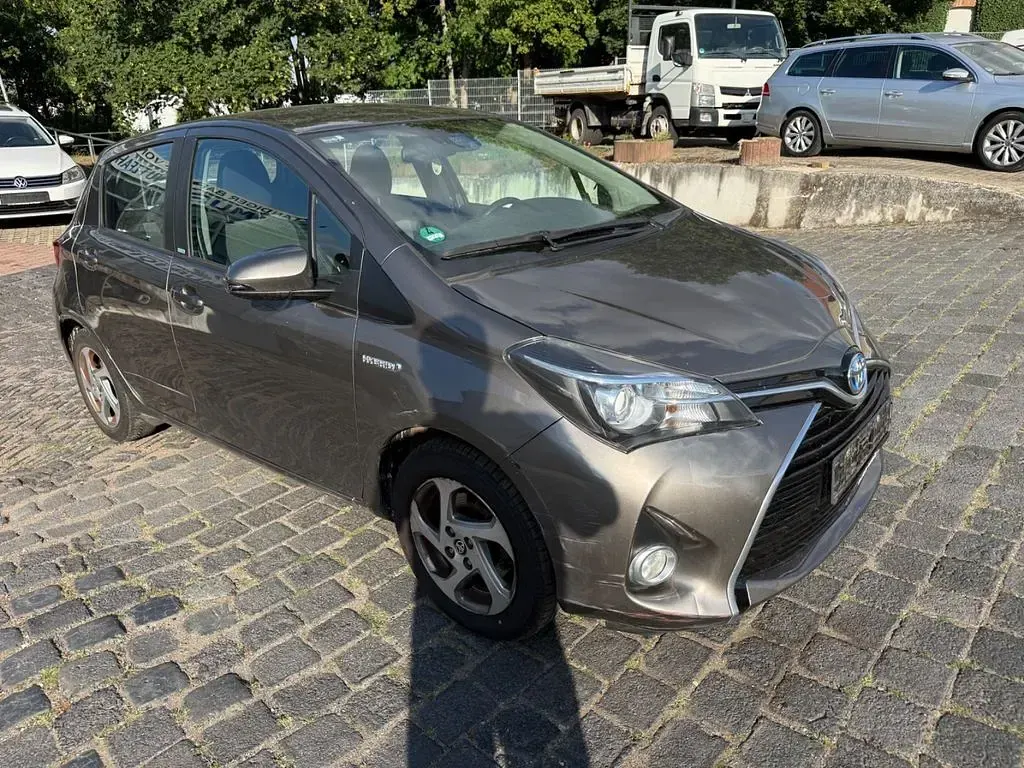 Gebraucht Toyota Yaris Edition-S 75 PS (55 kW) 2016 Grau Limousine