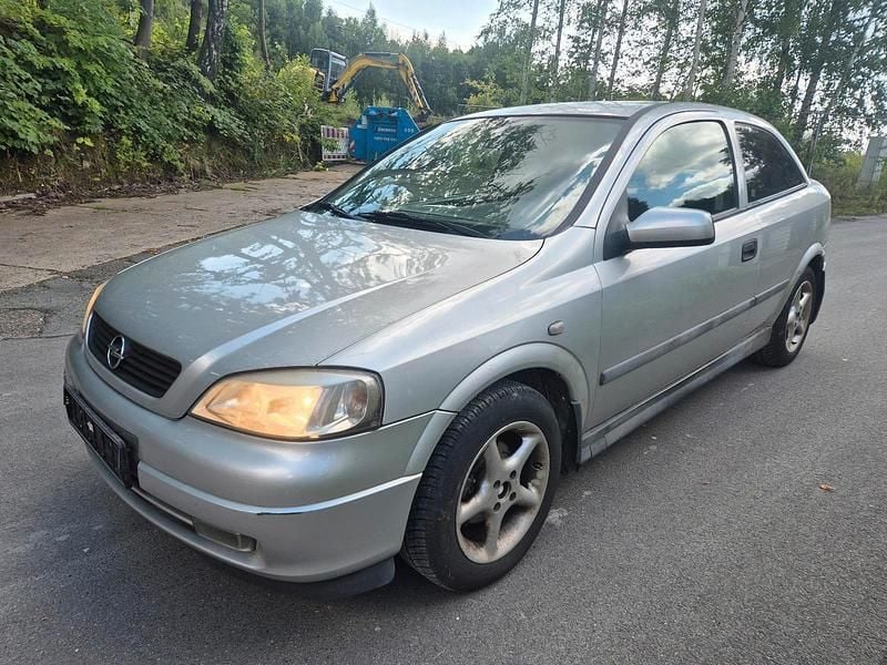 Gebraucht Opel Astra 75 PS (55 kW) 2000 Silber Coupé