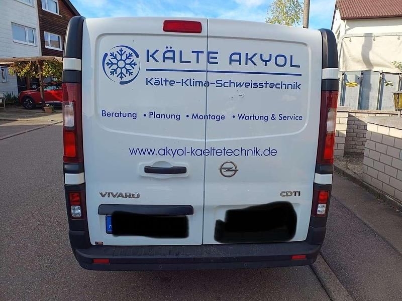 Gebraucht Opel Vivaro 120 PS (88 kW) 2018 Weiß Van / Kleinbus