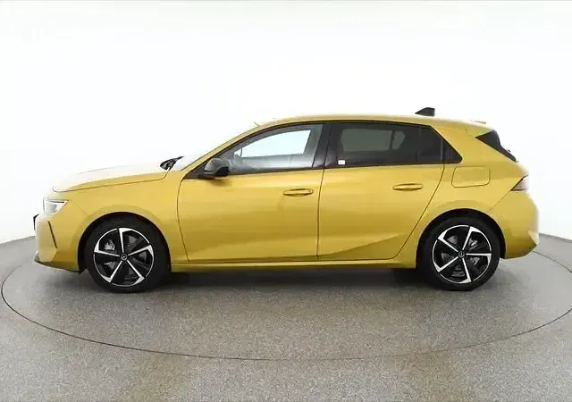 Gebraucht Opel Astra Business 181 PS (133 kW) 2022 Kult gelb Kleinwagen