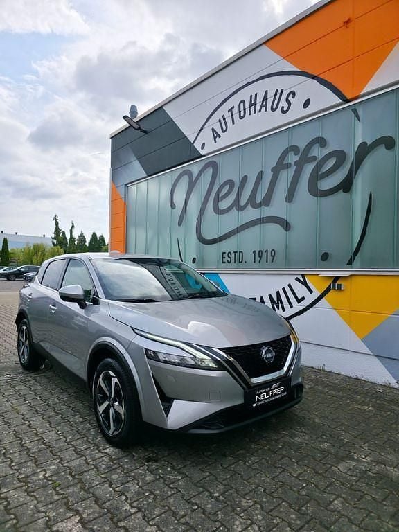 Grau Gebraucht 2023 Nissan Qashqai N-Connecta SUV | 24.990 € (Guter Preis) - Bild 1/4