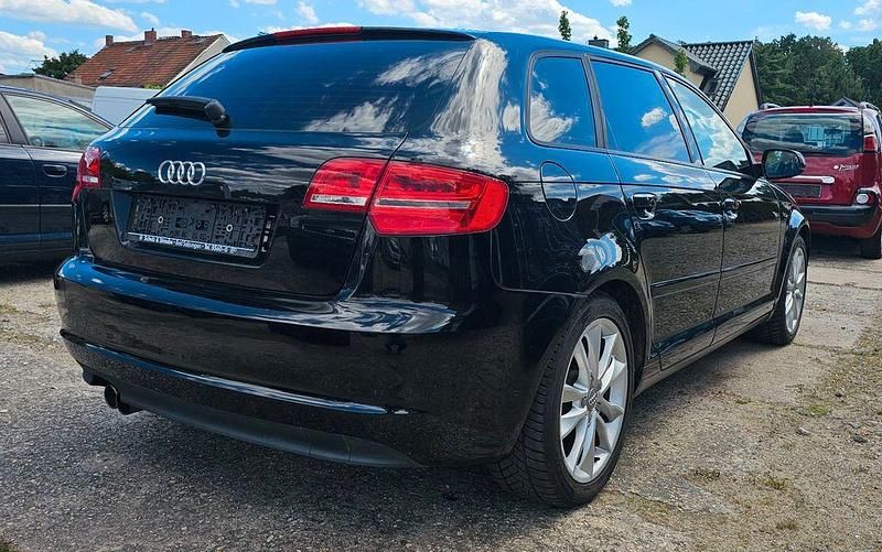 Gebraucht Audi A3 Sport 125 PS (91 kW) 2010 Schwarz Limousine