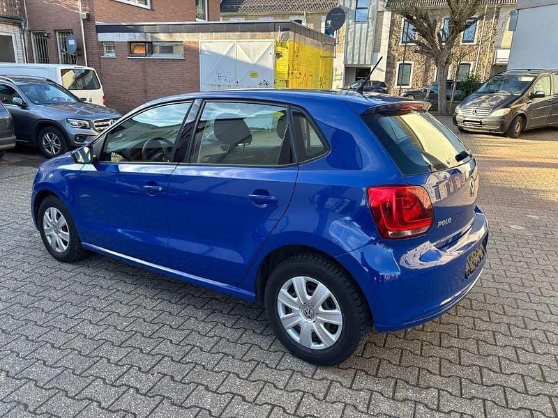 Gebraucht VW Polo Trendline 69 PS (50 kW) 2013 Blau Kleinwagen