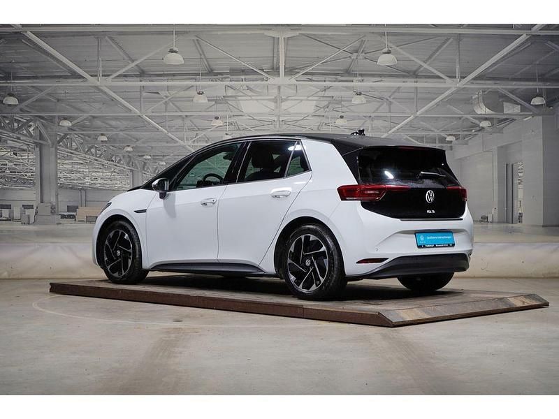 Gebraucht VW ID.3 Pro Performance 150 kW (204 PS) 2023 Gletscherweiß metallic Kleinwagen