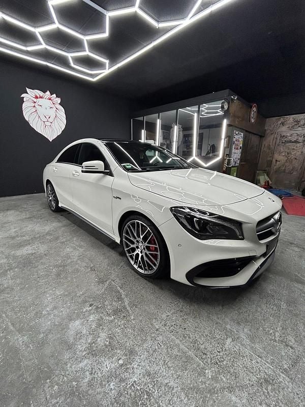 Weiß Gebraucht 2016 Mercedes CLA45 AMG AMG Limousine | 28.700 € (Etwas zu teuer) - Bild 1/4
