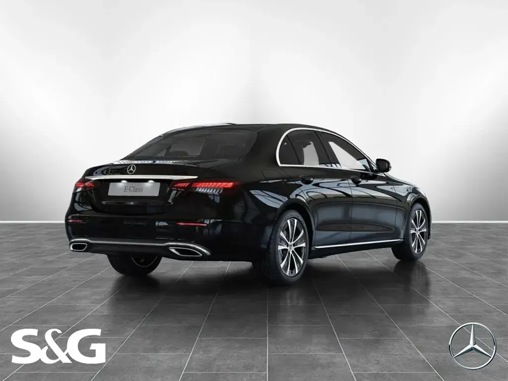Gebraucht Mercedes E220 Exclusive 200 PS (147 kW) 2023 Unilack schwarz Limousine