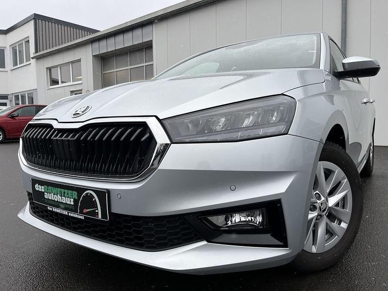 Silber Gebraucht 2024 Skoda Fabia Selection Limousine | 16.860 € (Guter Preis) - Bild 1/4