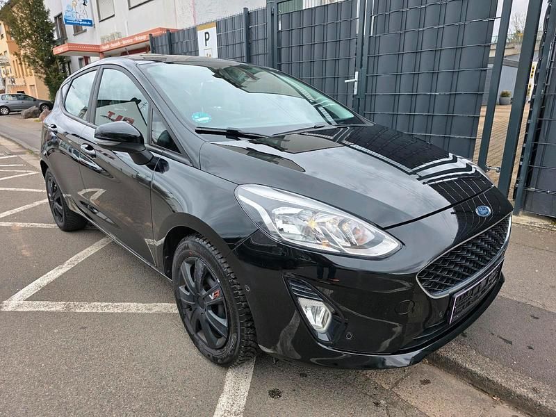 Gebraucht Ford Fiesta 101 PS (74 kW) 2018 Schwarz Kleinwagen