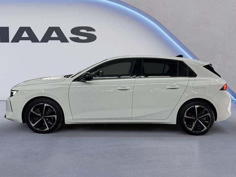 Gebraucht Opel Astra Elegance 181 PS (133 kW) 2022 Jade weiss/arktis weiss Limousine