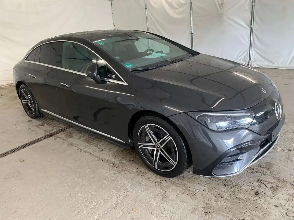 Gebraucht Mercedes 300 AMG line 180 kW (245 PS) 2022 Grafitgrau  metalliclack Limousine