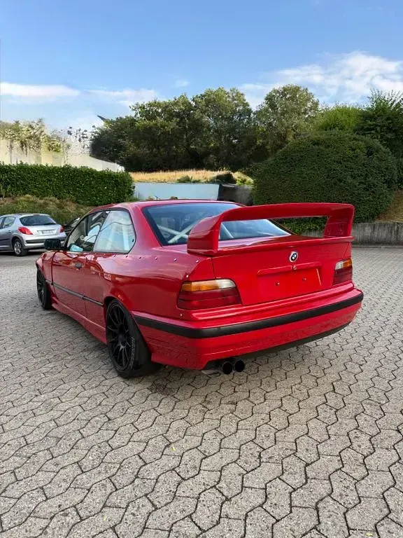 Gebraucht BMW 323 Basis 170 PS (125 kW) 1995 Rot Coupé