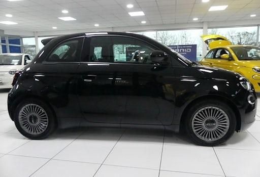 Gebraucht Fiat 500e Icon 86 kW (118 PS) 2022 Schwarz Limousine