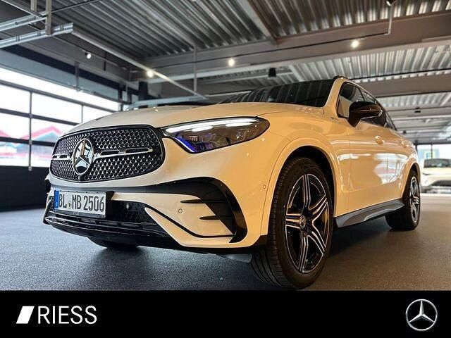 Gebraucht Mercedes GLC200 AMG 204 PS (150 kW) 2025 Weiss SUV