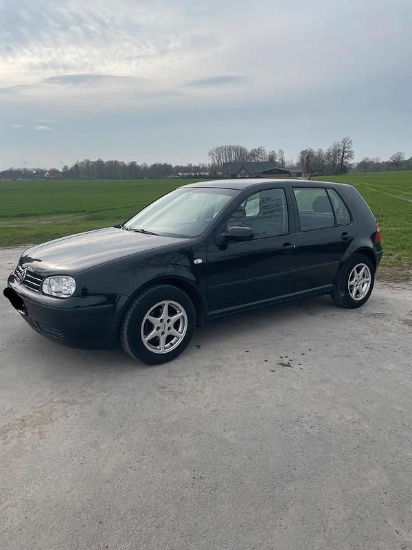 Gebraucht VW Golf IV 75 PS (55 kW) 2004 Schwarz Kleinwagen