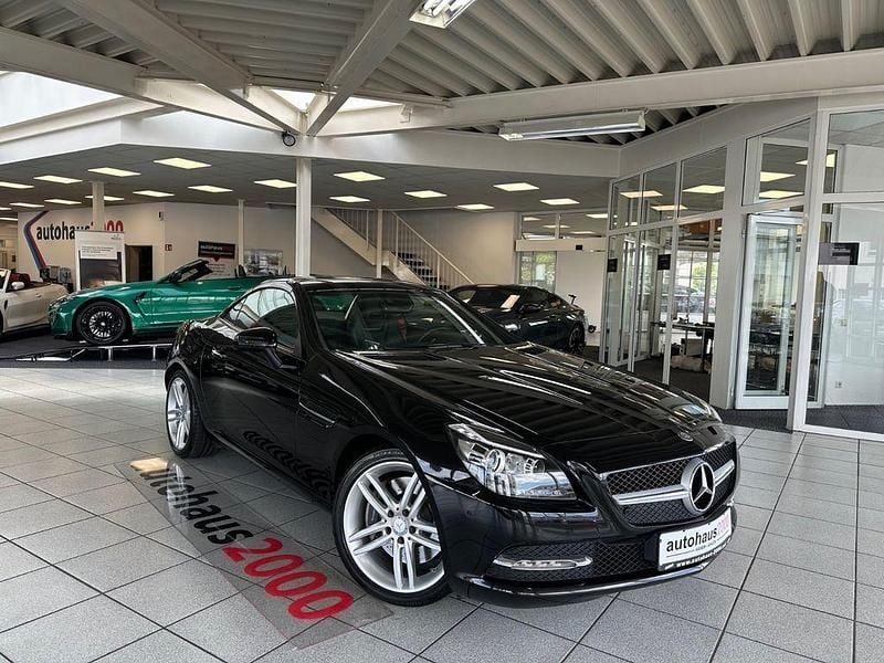 Schwarz Gebraucht 2016 Mercedes SLK200 AMG line Cabrio | 25.950 € (Fairer Preis) - Bild 1/4