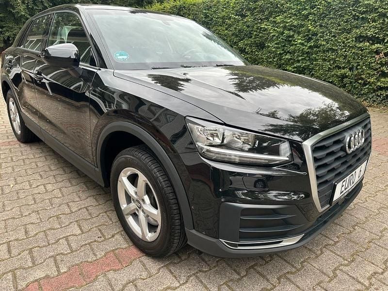 Brillantschwarz Gebraucht 2018 Audi Q2 Basis SUV | 11.999 € (Fairer Preis) - Bild 1/4