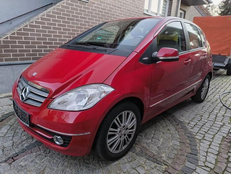 Rot Gebraucht 2010 Mercedes A180 Van / Kleinbus | 4.500 € (Etwas zu teuer) - Bild 1/4