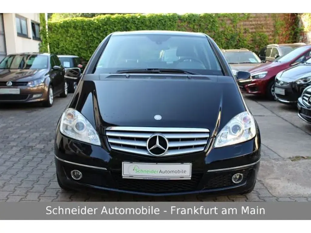 Gebraucht Mercedes A180 109 PS (80 kW) 2011 Schwarz Kleinwagen