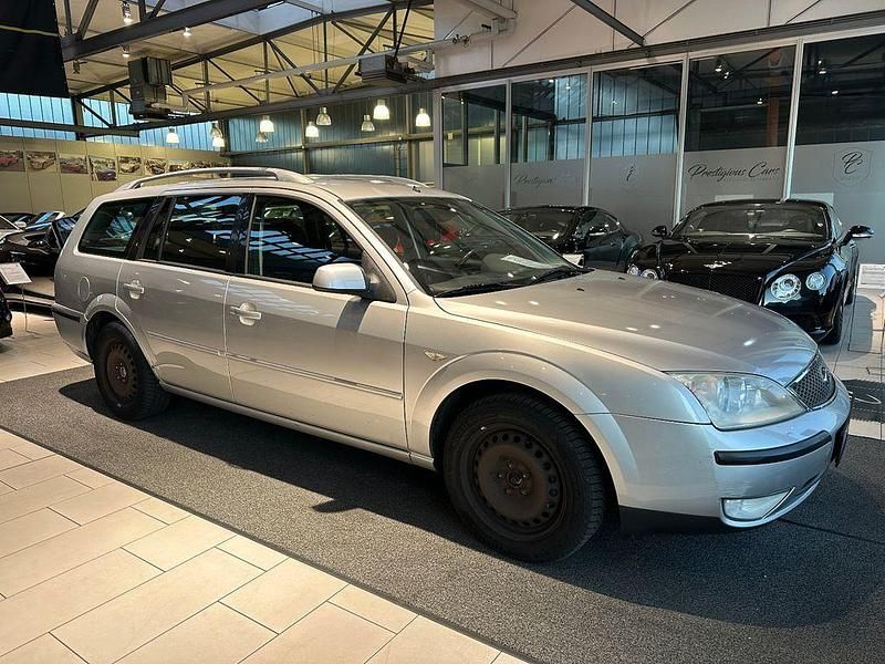 Gebraucht Ford Mondeo Ambiente 145 PS (106 kW) 2003 Silber Limousine
