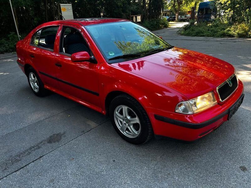 Rot Gebraucht 1998 Skoda Octavia Limousine | 1.400 € (Fairer Preis) - Bild 1/4