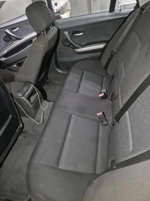 Gebraucht BMW 320 150 PS (110 kW) 2006 Schwarz Kombi