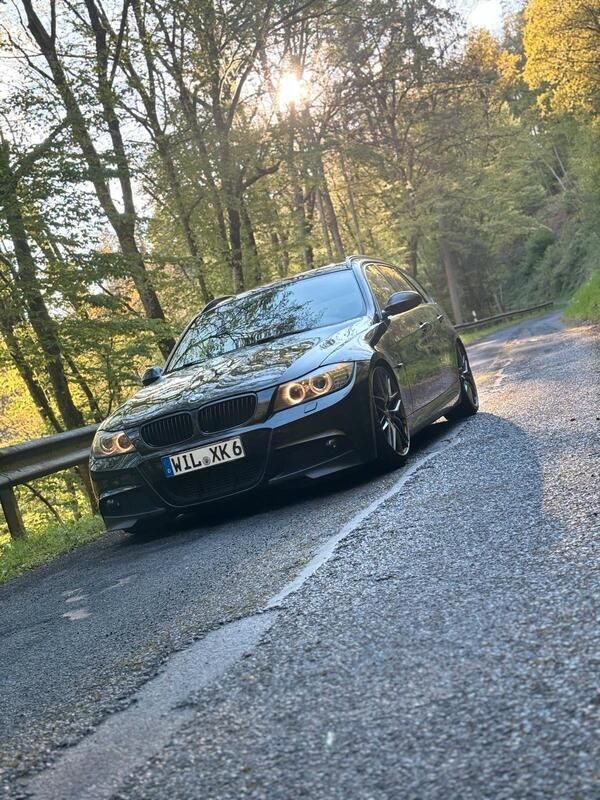 Schwarz Gebraucht 2010 BMW 320 M Sport Kombi | 5.200 € (Fairer Preis) - Bild 1/4