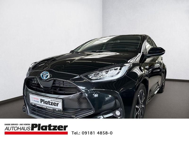 Schwarz Gebraucht 2020 Toyota Yaris Hybrid Club Limousine | 14.950 € (Superpreis) - Bild 1/4