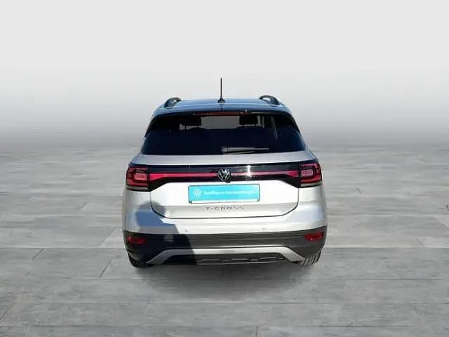 Gebraucht VW T-Cross Move 110 PS (80 kW) 2024 Silber (reflexsilber metallic) SUV